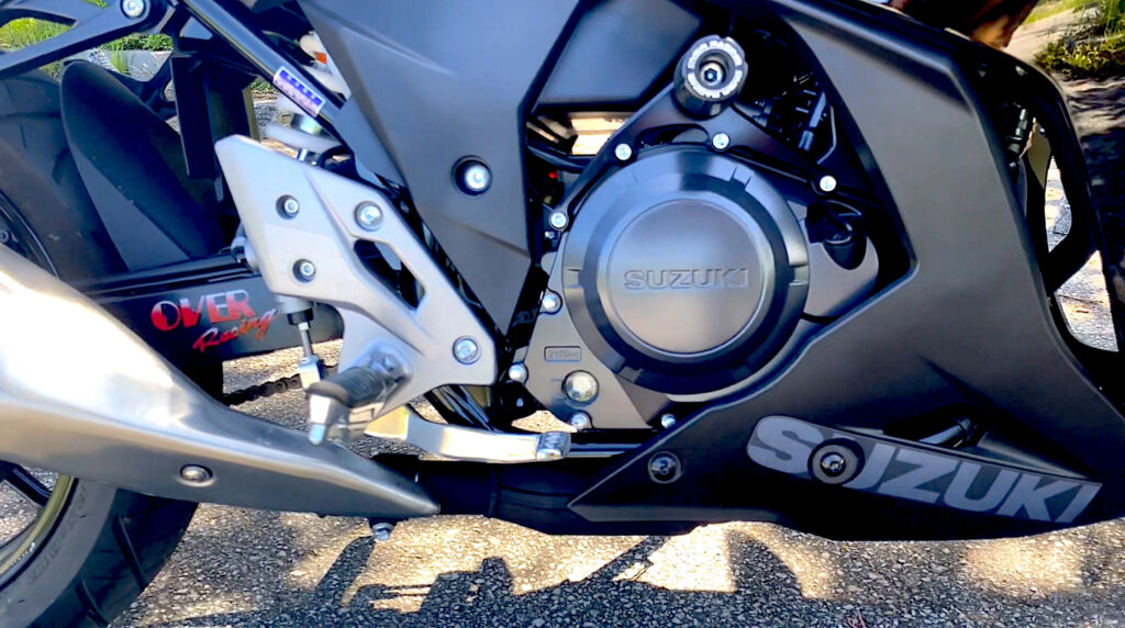 GSX250Rのエンジン