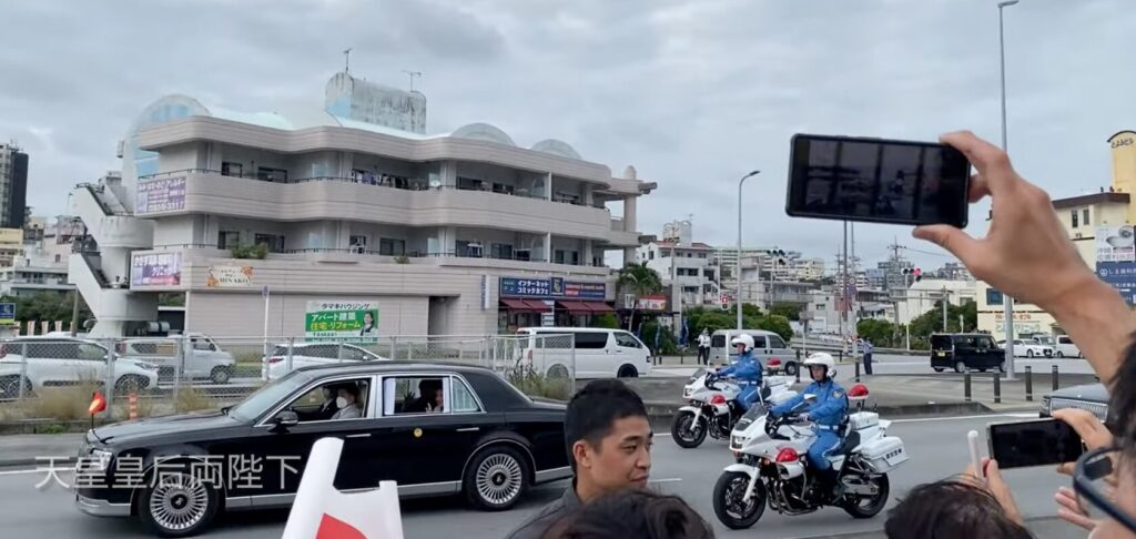 天皇皇后両陛下が目の前をお通りになった!