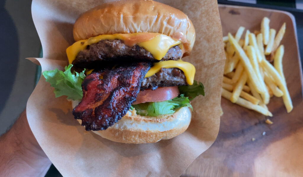 ガレージライフのチーズバーガー