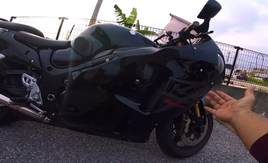 隼のサイドカウルの形状