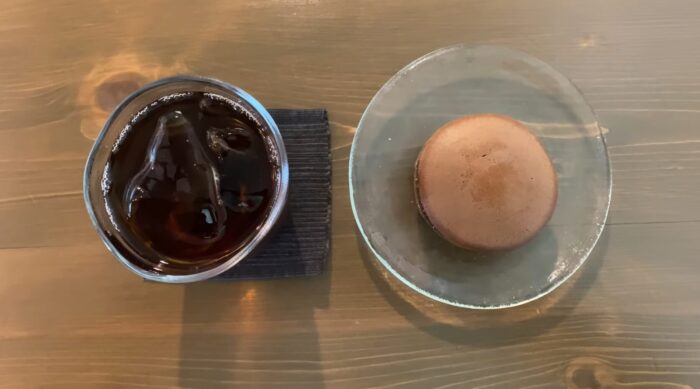 珈琲喫茶 雨宿りオリジナルのコーヒーとどら焼き